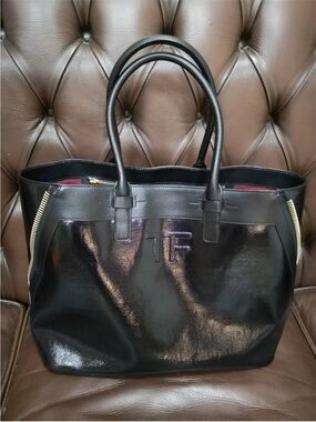 Tom Ford Jennifer Tote BagBlack Patent Leather Tote Bag with Gold Zipper Accents